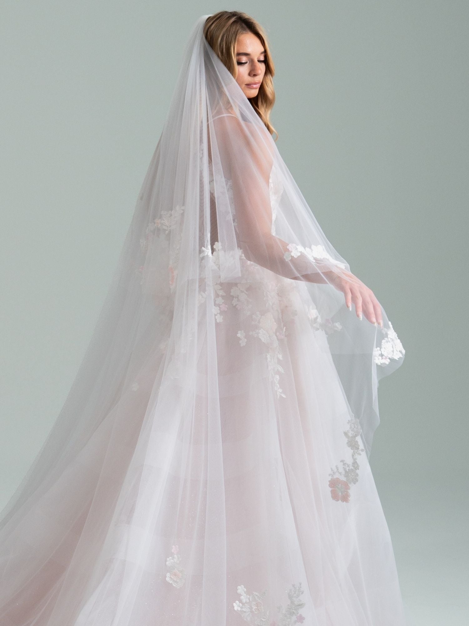 La Vie En Fleurs Veil